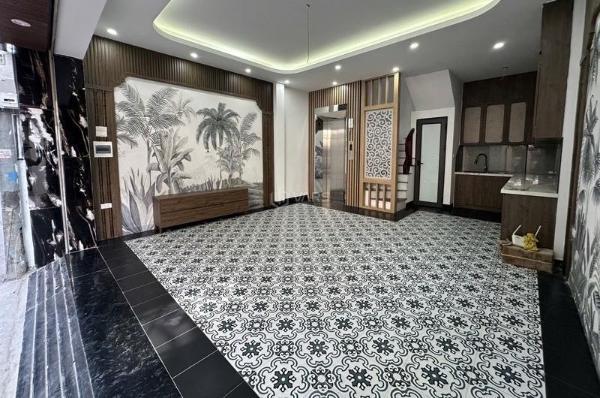 Bán gấp nhà 7 tầng phố cổ linh - long biên 🏤 - thang máy - gara ô tô -