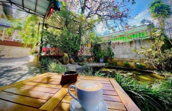 Bán 🏣 nhà 3 mặt đường sân vườn siêu chill đường Cô Giang P.9 Đà Lạt