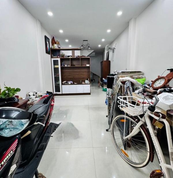 Cần bán Nhà trong hẻm 43m²