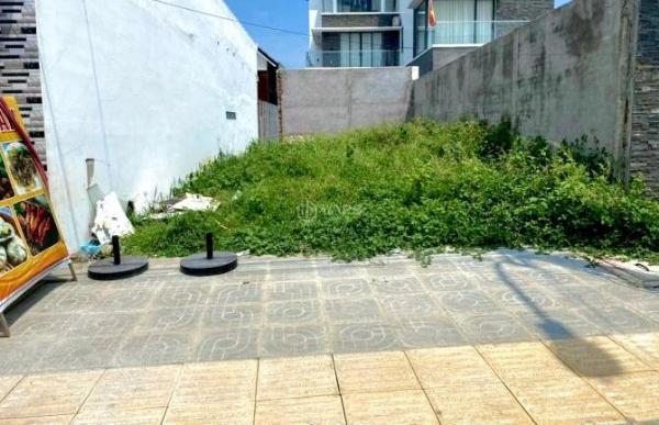 CHỦ NGỘP HẠ 🏘️ GIÁ BÁN GẤP 230M2 MẶT TIỀN LÊ DUẨN GIÁ 1TỶ950, ĐỐI DIỆN KHU TTTM 77HA