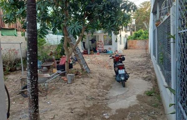 bán nền 7,5 x27 có 181m2 (CLN) lộ 3m oto tới 🆘 nền giá chỉ 3 tỷ 980 triệu ( 22tr/m2)