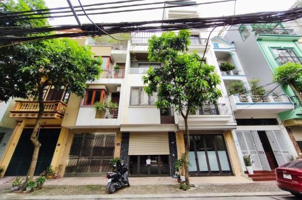 Bán nhà 918 phúc đồng,long biên 4 🏡 tầng,60,mt4.2m vỉa hè,oto tránh nhỉnh 18 tỷ