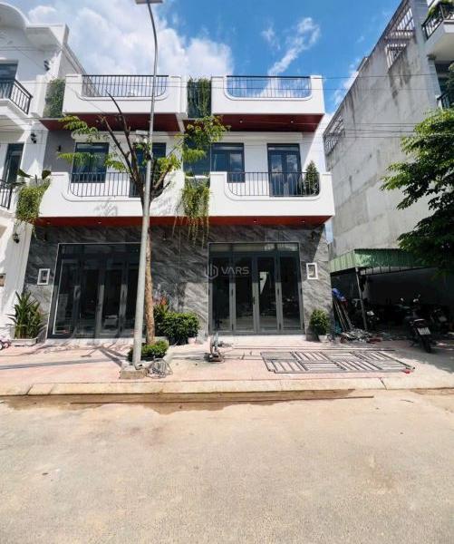 Bán Nhà mặt phố 125m²