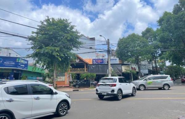 CHO THUÊ HOẶC SANG NHƯỢNG NHÀ 3 MẶT TIỀN ĐƯỜNG LÊ THÁNH TÔNG, BUÔN MA THUỘT 🏘️ 300m2 Nhà Gỗ