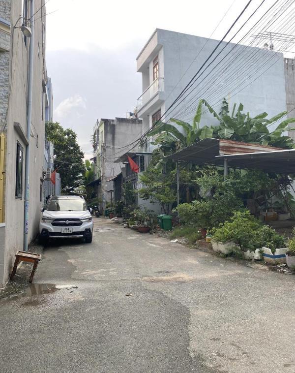 Bán đất hẻm 💥 xe hơi cách mặt tiền võ văn hát 50m dt 4.2x16m giá tốt 3.6 tỷ