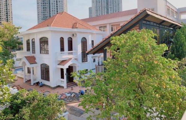Cho thuê Biệt 🏡 thự Trệt 2 lầu 900m2 Hồ bơi sân vườn Nguyễn Ư Dĩ, Thảo Điền, 5500 Usd/th