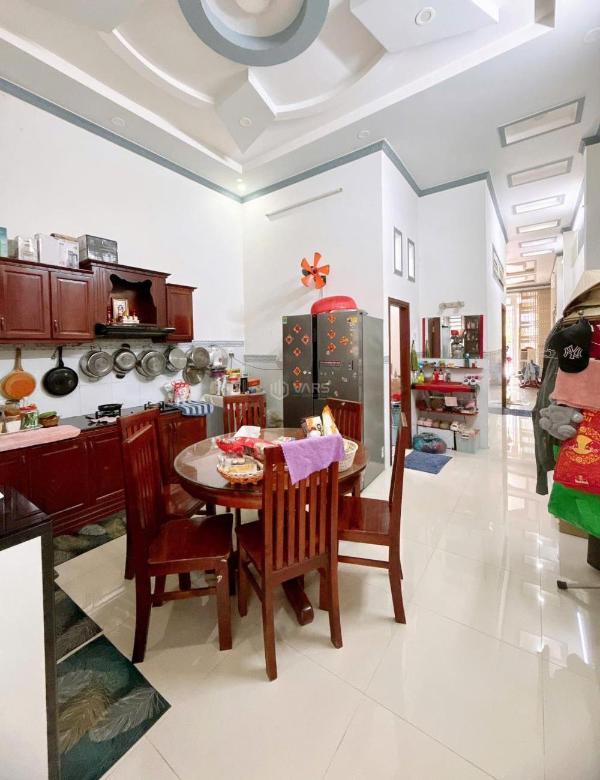 Chủ cần bán Nhà trong hẻm 90m²