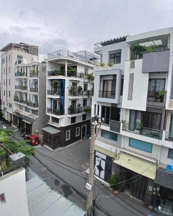 Siêu phẩm chdv dương quảng hàm, gò vấp, 6 tầng 🆘 135m2, 17pn chỉ 26 tỷ 9