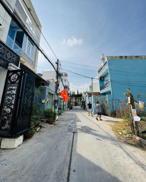 Nhà mới xây 80m2- 🏘️ đối diện chợ bình chánh-đối diện chợ bình chánh-3 tầng