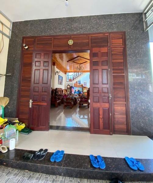 Chủ cần bán Nhà mặt phố 152m²