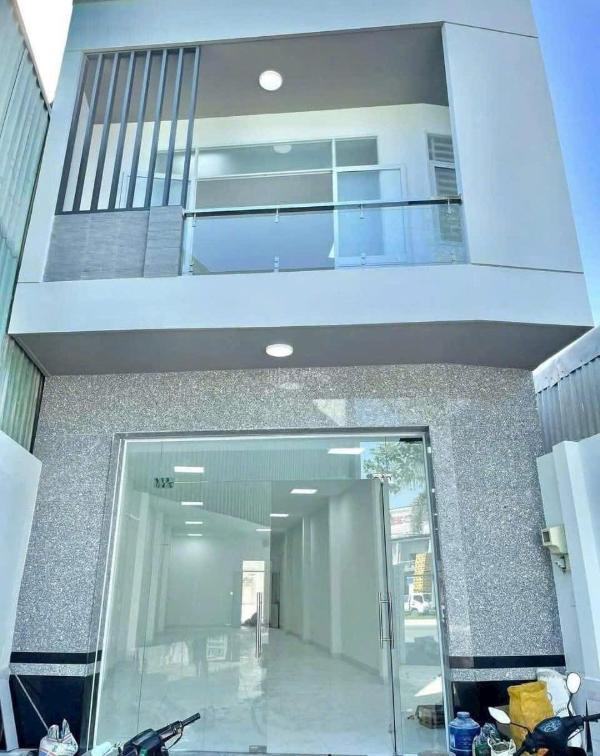 Cho thuê nhà lầu mặt 🏬 tiền 3/2 diện tích 350m2 giá 26 triệu