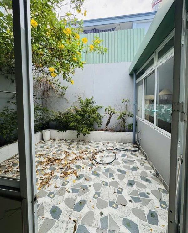 Bán Nhà trong hẻm 110m²