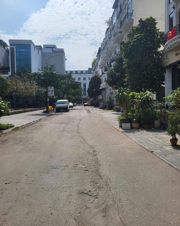 Chủ cần bán Nhà trong hẻm 200m²
