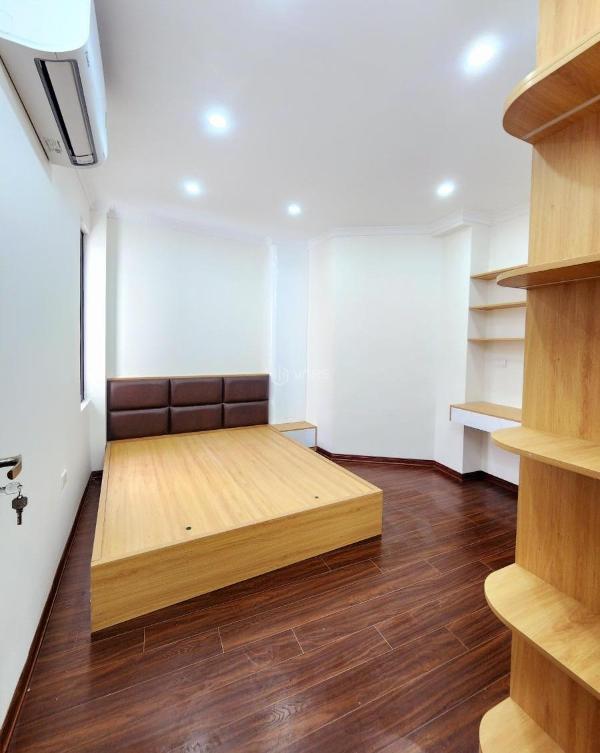 Bán nhà trần duy hưng, cầu giấy, nhà mới, ngõ thông, gần phố,35mx5 tầng, 8.5 🏚️ tỷ