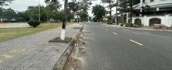 Bán Nhà mặt phố 300m²