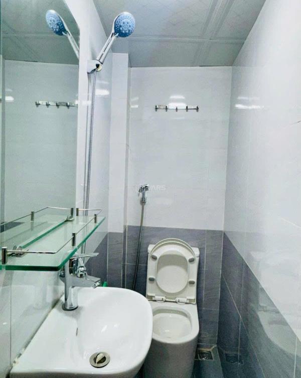 Bán nhanh nhà hoàng mai- hoàng văn thụ 22m 5 tầng 👍 2 thoáng chỉ 3.55 tỷ