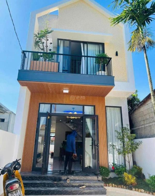 Bán Nhà mặt phố 120m²