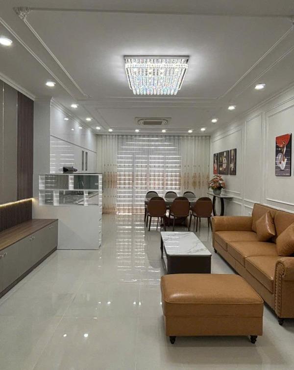 Cần bán 👍 nhà 7 tầng thang máy sxd 375m2