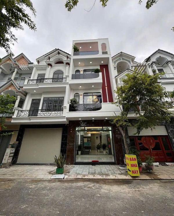 Chủ cần bán Nhà mặt phố 80m²