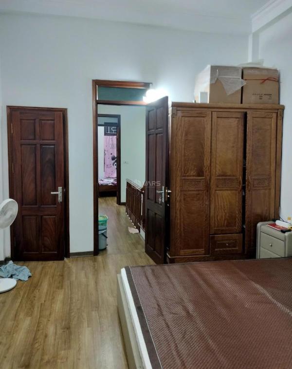 Nhà sân vườn 🏣 rộng 60m2 đẹp cần bán ngay gần hồ mỗ lao, đường vũ trọng khánh -13.