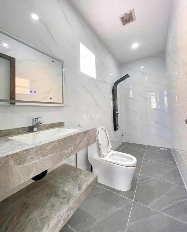 🏡 bán nhà lầu xây mới sổ 👍 hồng riêng