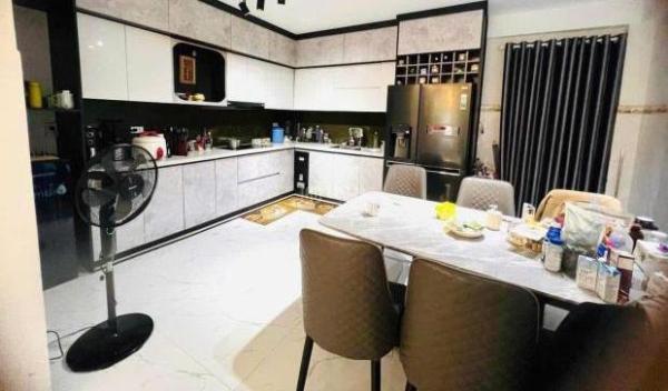 Chủ cần bán Nhà mặt phố 70m²