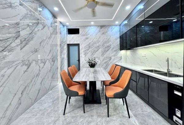 Cần bán Nhà trong hẻm 90m²