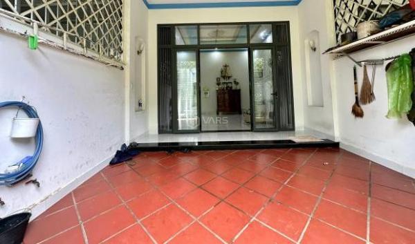 Bán Nhà trong hẻm 130m²