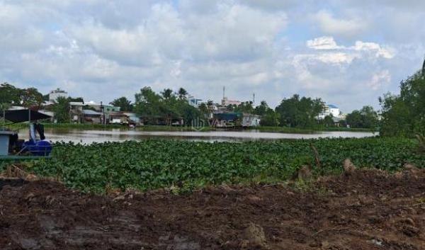 56. cho thuê đất 5 triệu 1200m2 gần cầu Cồn 👍 Khương 2 mặt lộ và sông