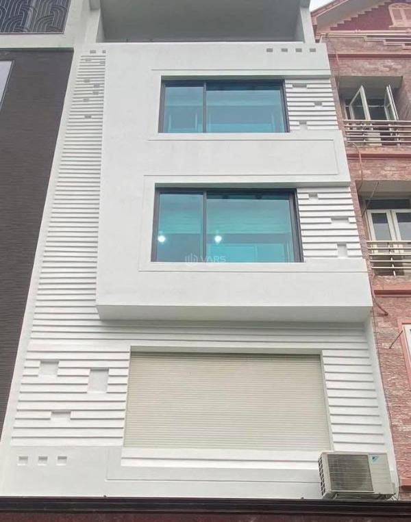 Phân lô lạc long quân-cầu ☘ giấy 83m*5 tầng,mt 5.5m,oto tránh vào nhà,30m ra phố,a