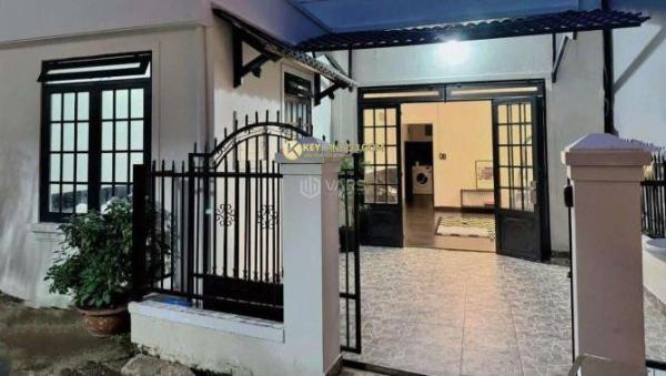 BÁN NHÀ PHỐ- GIÁ TỐT- 2 TẦNG- 🏡 SỔ RIÊNG- CÁCH HXH 1.5 KM