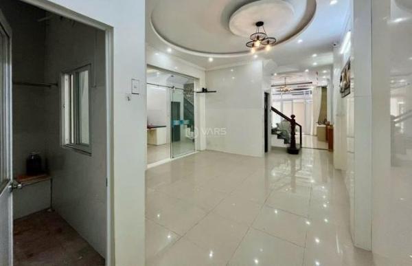 Bán Nhà trong hẻm 96m²