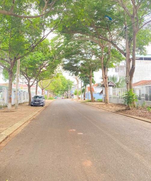 Chủ cần bán Đất nền riêng lẻ 240m²