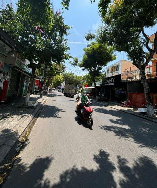Chủ cần bán Nhà mặt phố 140m²