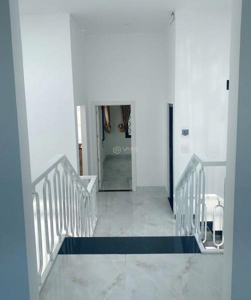 Cần bán Nhà trong hẻm 76m²