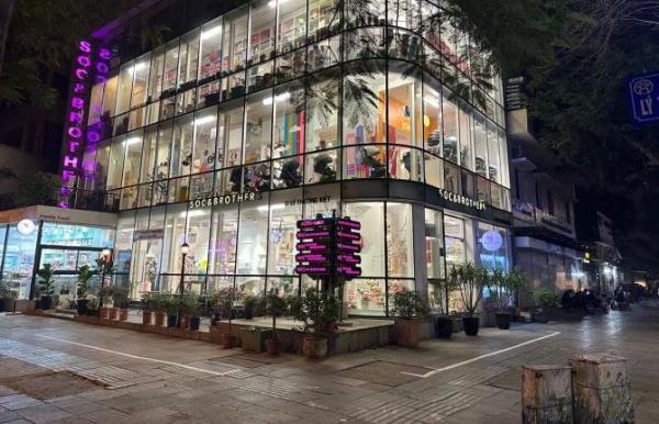 Cho thuê MBKD Phố Huế- HBT , DT 250m², 4T, MT 17m, Giá 350tr/tháng, Cực 🏢 VIP, đoạn đẹp