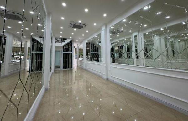 BÁN NHÀ CẦU GIẤY – VỊ TRÍ VÀNG 🏡 ĐẮC ĐỊA – THANG MÁY KÍNH – 2 MẶT ĐƯỜNG