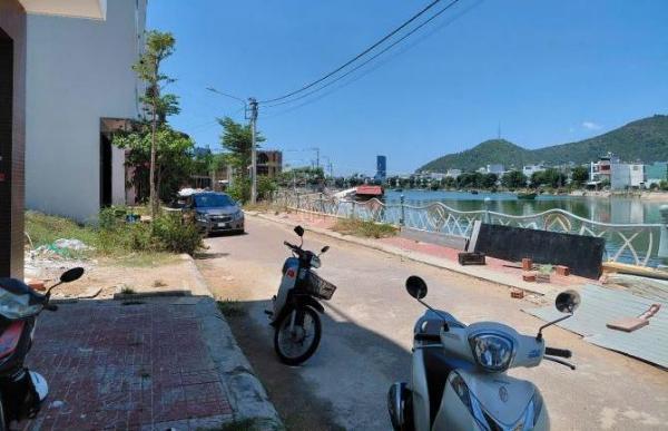 Bán Nhà mặt phố 43m²