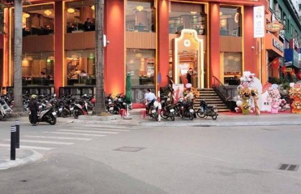 Cho thuê 🏣 nhà MP Trung Hòa 150m2 x 4T, MT 5,5M, Giá thuê 110tr, Thông sàn, Cầu thang cuối
