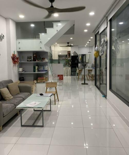 Chủ cần bán Nhà mặt phố 57m²
