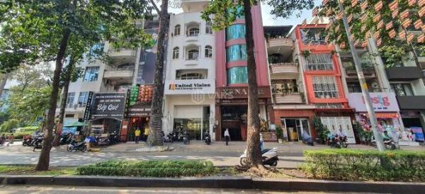 Cho thuê nhà mặt tiền đường Nguyễn Chí Thanh – DT: 6 x 30m ,4 lầu , 🏣 giá 139 triệu