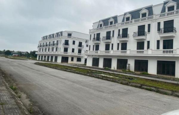 Bán căn nhà shophouse đường 30m hoàn thiện mặt ngoài Khu Đô 💥 Thị Quảng Phú