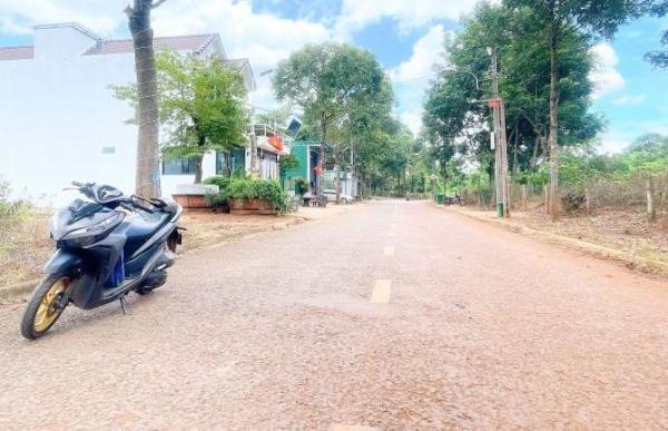 BÁN ĐẤT PHƯỜNG TÂN HÒA BMT DT 5X23 TC FULL HƯỚNG NAM, ĐƯỜNG NHỰA YLINH TIỆN ICH 🏣 BAO QUANH