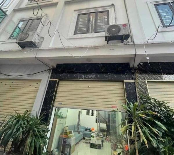 Cần bán Nhà trong hẻm 40m²