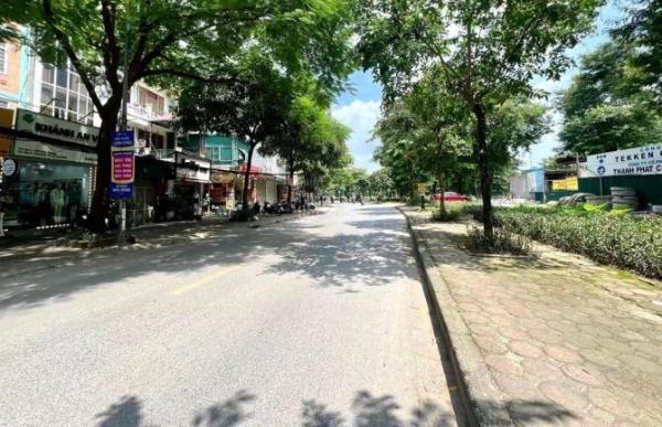Chủ cần bán Nhà mặt phố 72m²