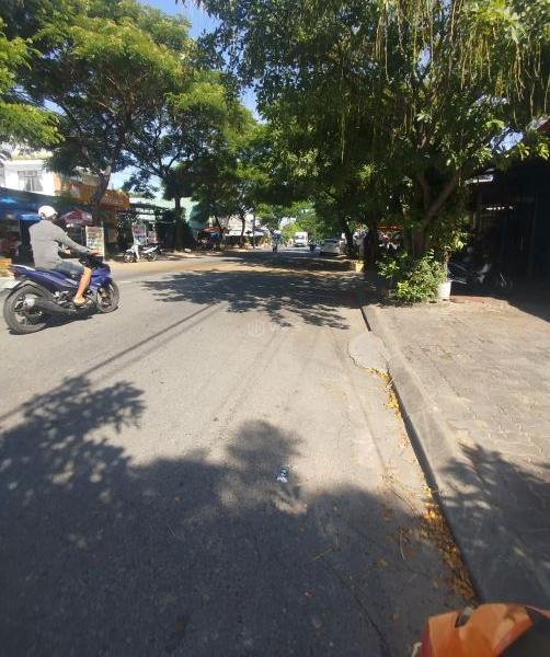 BÁN ĐẤT - ĐIỆN BIÊN PHỦ - CỰC RẺ 7,5 TỶ( CÓ SẴN NHÀ 2 TẦNG). * VỊ TRÍ - ☘ Đường 13,5m. L