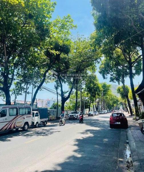 Chủ cần bán Nhà mặt phố 49m²