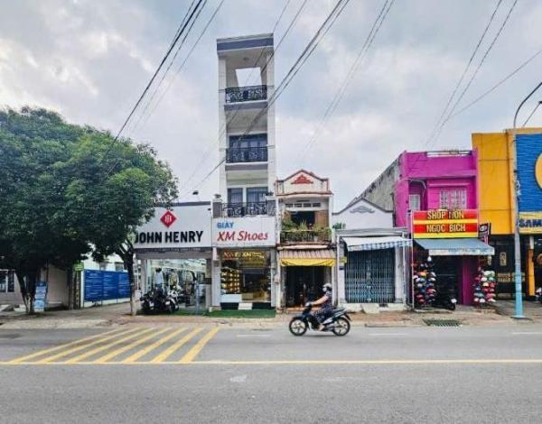 Nhà phố mặt tiền kinh doanh sầm uất Nguyễn An Ninh gần khu hành chính và chợ Dĩ An 🏦 1.