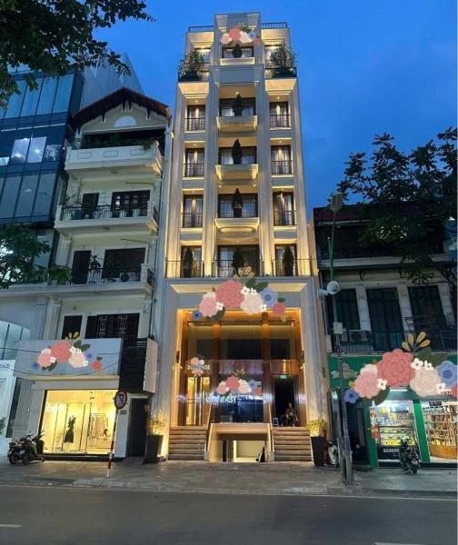Cho thuê 600m2 mặt phố Lê Văn Lương, 🆘 bàn giao ngay.