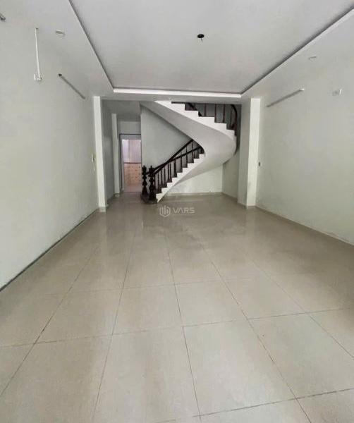 Chủ cho thuê Nhà mặt phố 100m²